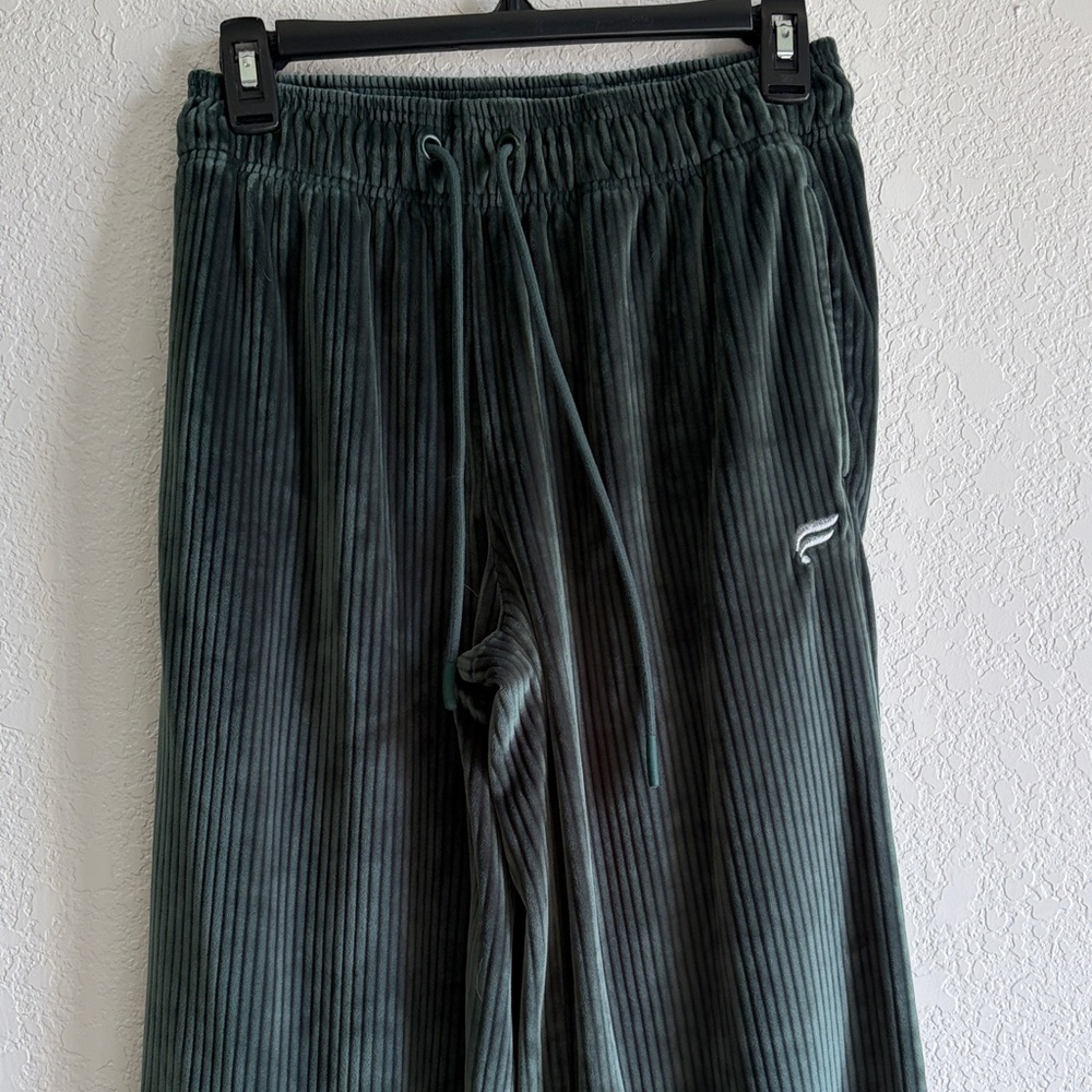 Fabletics Deep Green Ribbed Wide-Leg Pants - Picture 2 of 5
